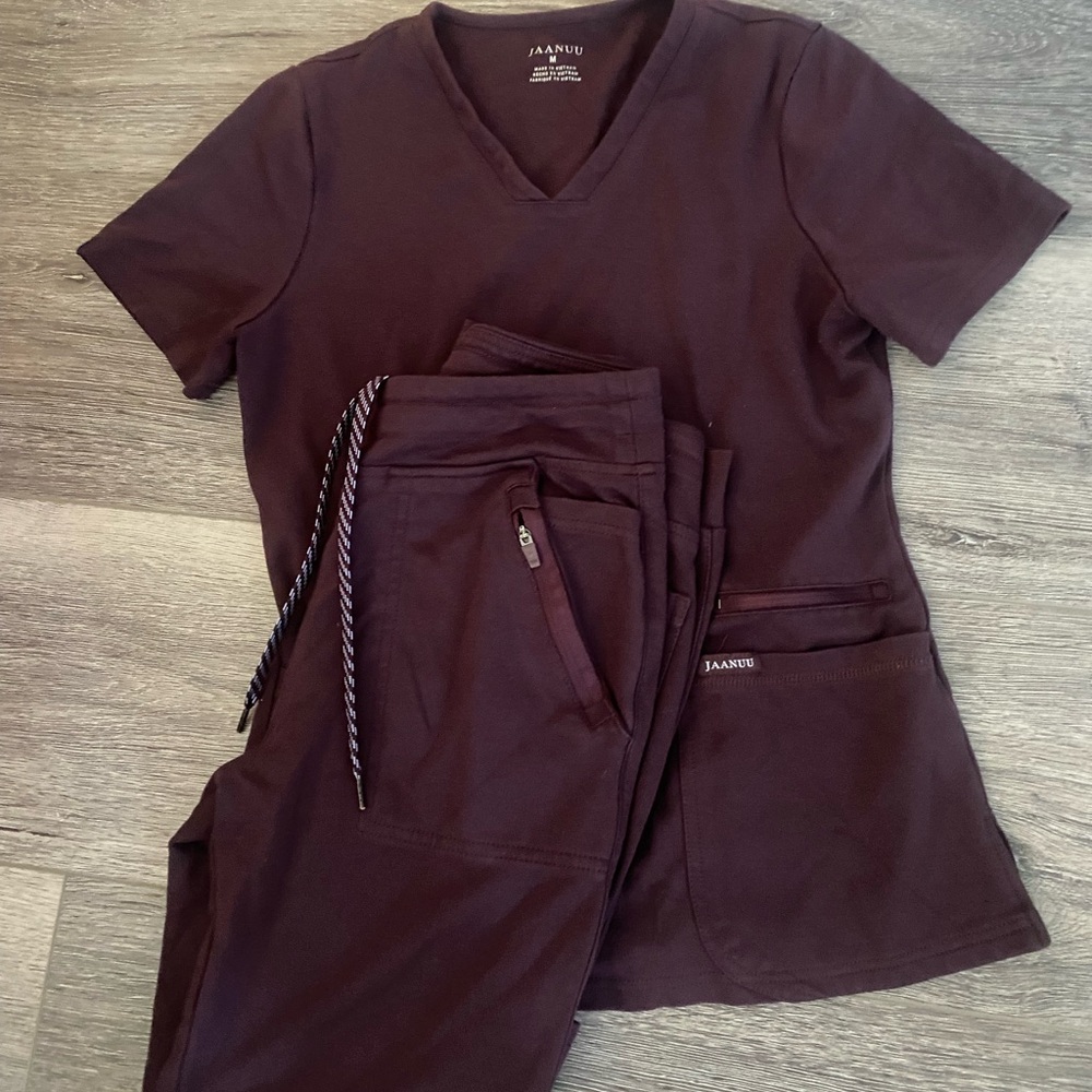 Jaanuu Scrubs